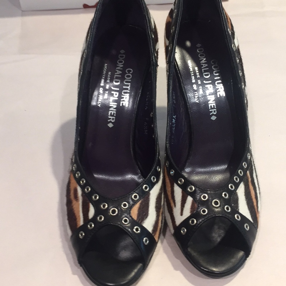 Brand new couture Donald J Pliner open toe pumps